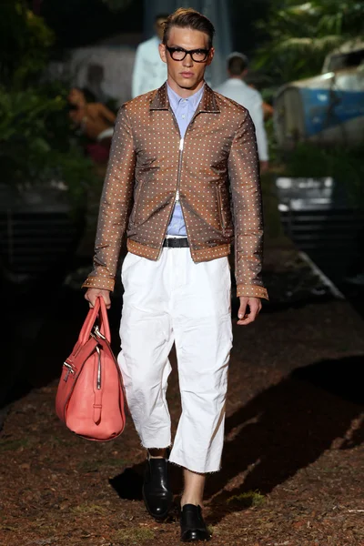 Look 21